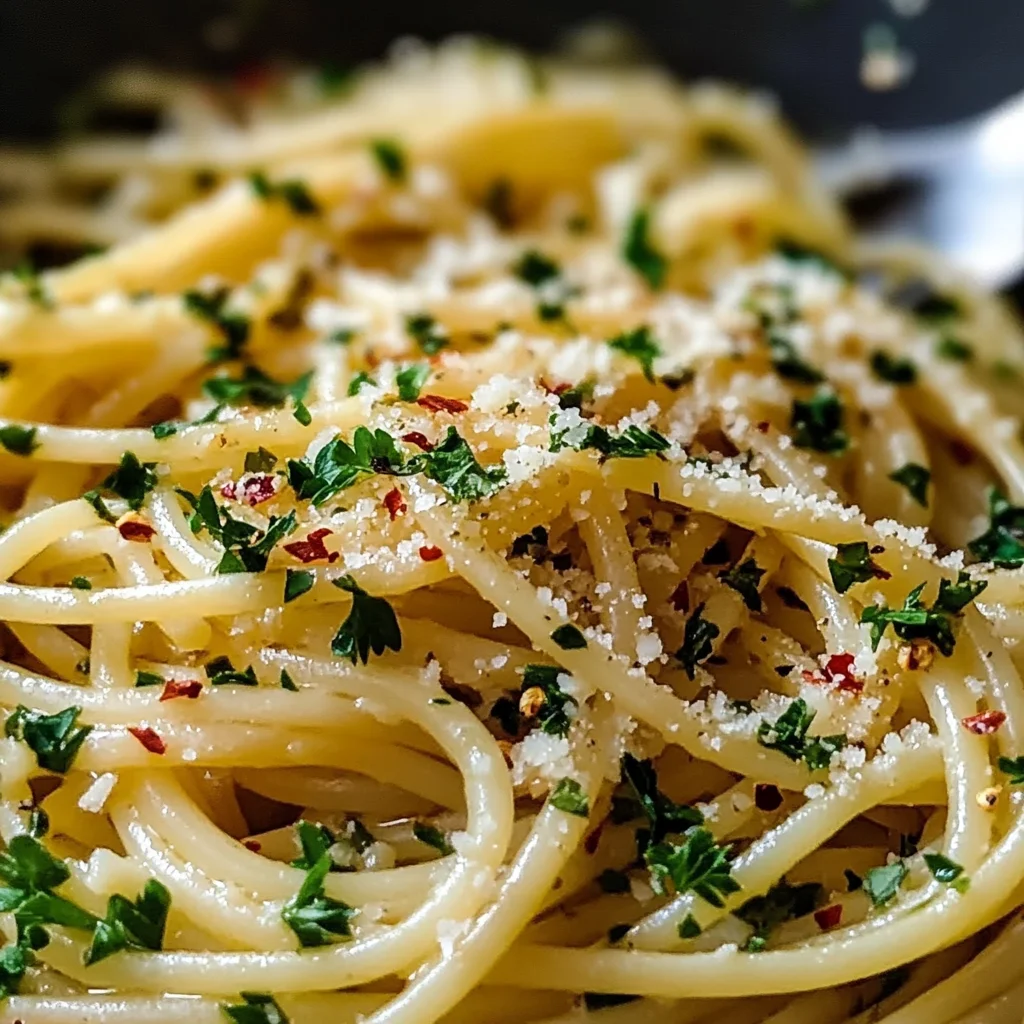 Italian Pasta with Garlic Olive Oil Sauce